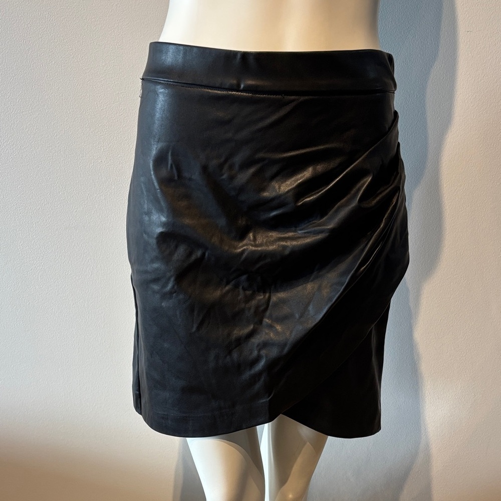 Elegant Black vegan Leather Skirt